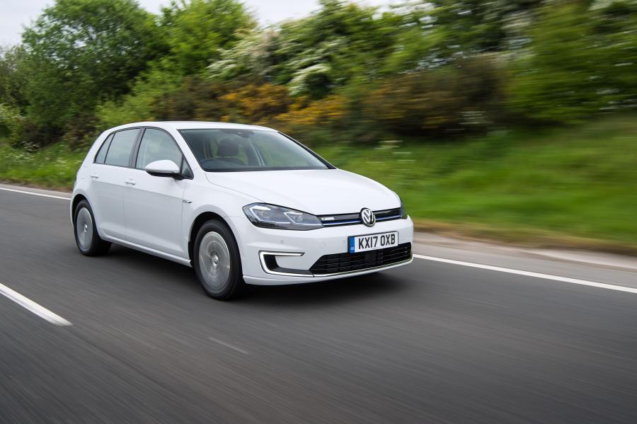  Volkswagen e-Golf 2017 года  (UK) (фото 2 из 28)